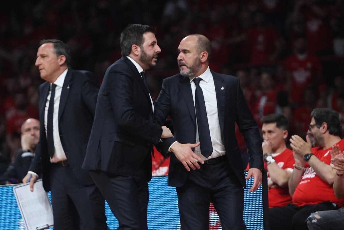Chus Mateo vio dos técnicas en el Olympiacos-Real Madrid.