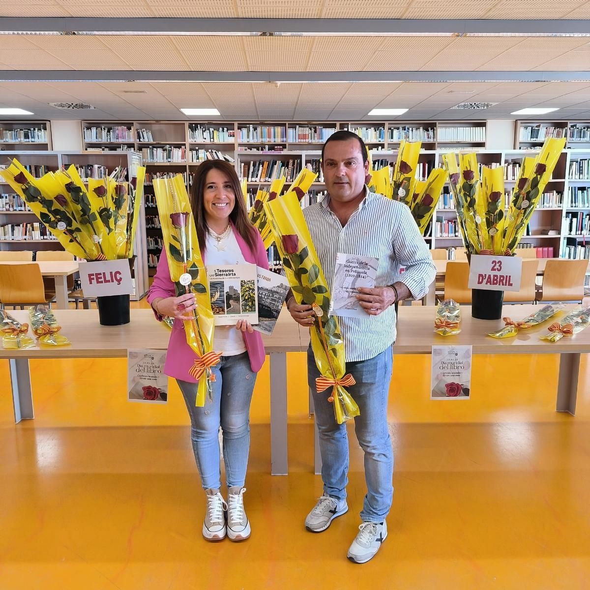 El alcalde de Peñíscola ya tiene su rosa para celebrar Sant Jordi por todo lo alto.