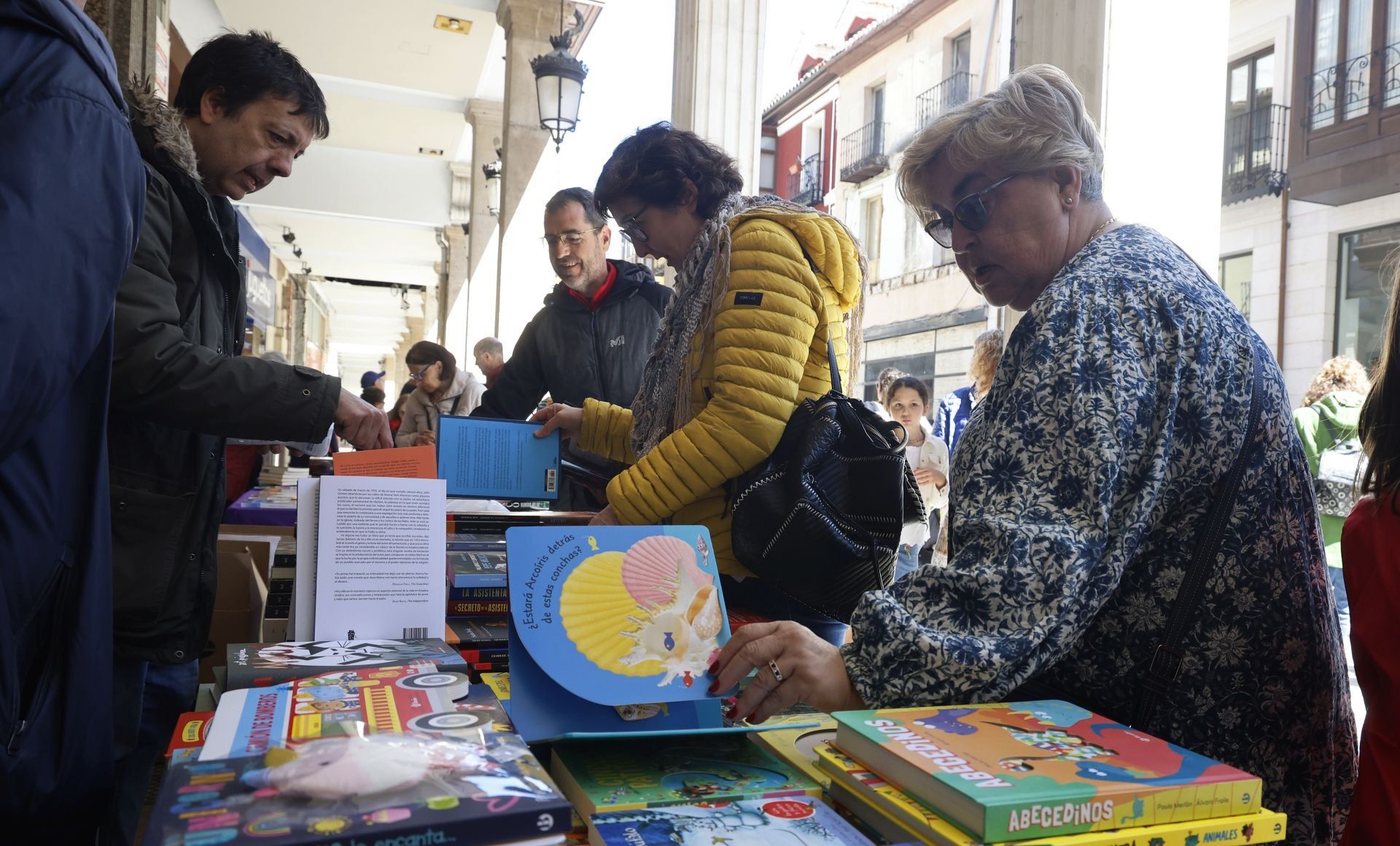 Books take the main street of Palencia