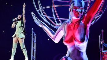 Katy Perry started her tour