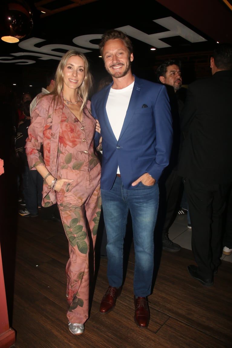 Benjamín Vicuña and Anita Espasandin on the red message carpet in a bottle (Photo: Mobilpress)