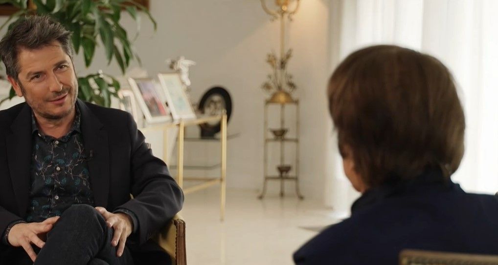 Raphael interviews Carlos del Amor