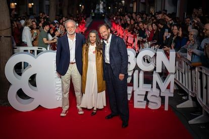 (ID) The director Uberto Pasolini; Actress Ángela Molina and actor Ralph Fiennes pose in the photocall of the movie 'The Return', in the BCN Film Fest, in the Verdi cinemas.