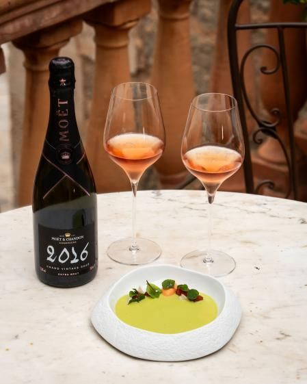 The Grand Vintage Rosé 2016 is the 46th vintage of this pink
