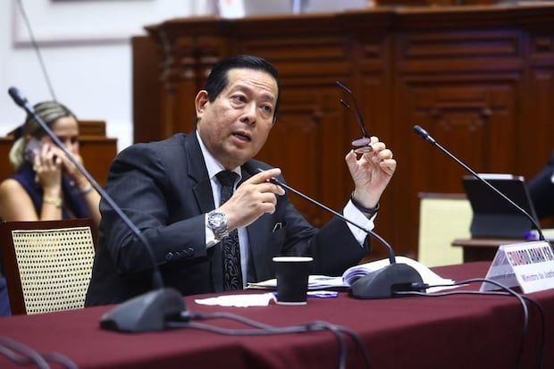 “The Minister of Justice, Eduardo Arana, was included in the delegation (…), before he knew of the congressional rejection. He was not funny and sent to Schialer a letter in which he excused himself from attending
