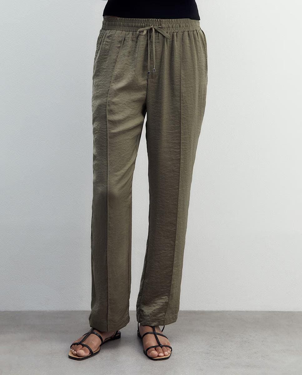 Fluid and smooth pants