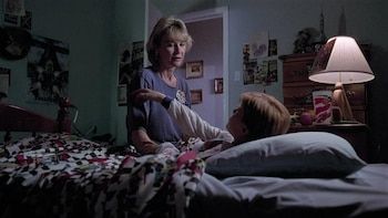 Dee Wallace in 'et el