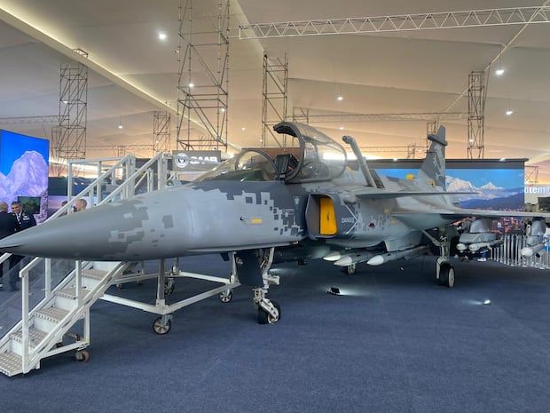 The Swedish company Saab presented to the combat aircraft E/F on a real scale during Sitdef 2025. Photo: Management.