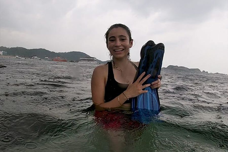 Itzel Suárez, diving. Photo: Courtesy Itzel Suárez.