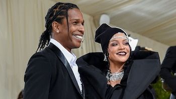 Rihanna waits her third child