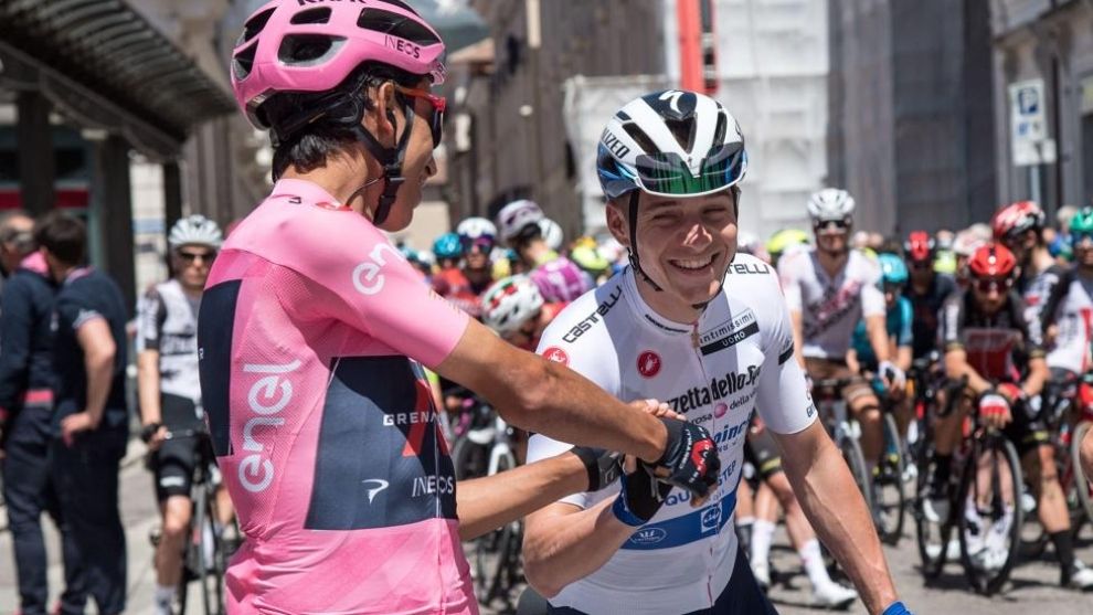 Evenepoel and Bernal pose during the 10th stage of the Giro de Italia