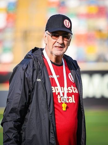 Jorge Fossati directed the training