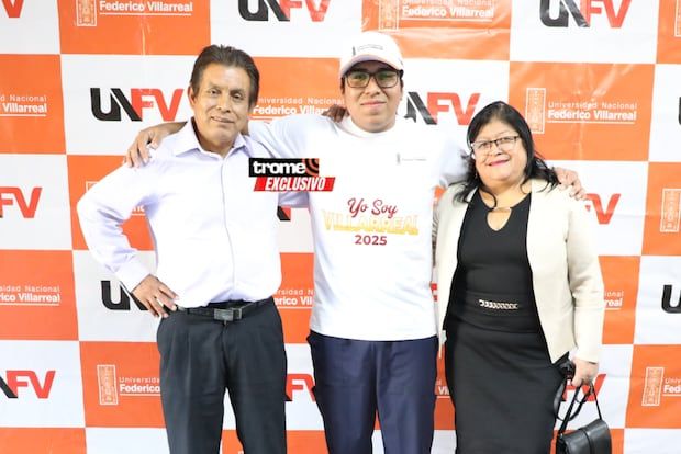 Fabián Lázaro with his parents, happy for admission to the UNFV Faculty of Medicine. (Interview: Isabel Medina / Trome).