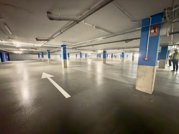 01 Current aspect of the MUNCIPAL.JPG (Ayto. Almuñëcar) parking lot) 01 Current aspect of the MUNCIPAL.JPG (Ayto. Almuñëcar) parking lot)
