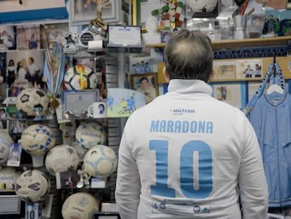 A fan of Maradona T -shirt