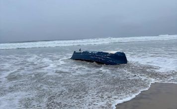 Three dead and several missing by shipwreck of migrants in California Three dead and several missing by shipwreck of migrants in California