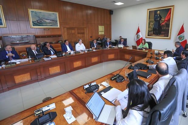 The Council of Ministers must evaluate a MEF report to increase the salary of President Dina Boluarte. (Photo: Presidency)