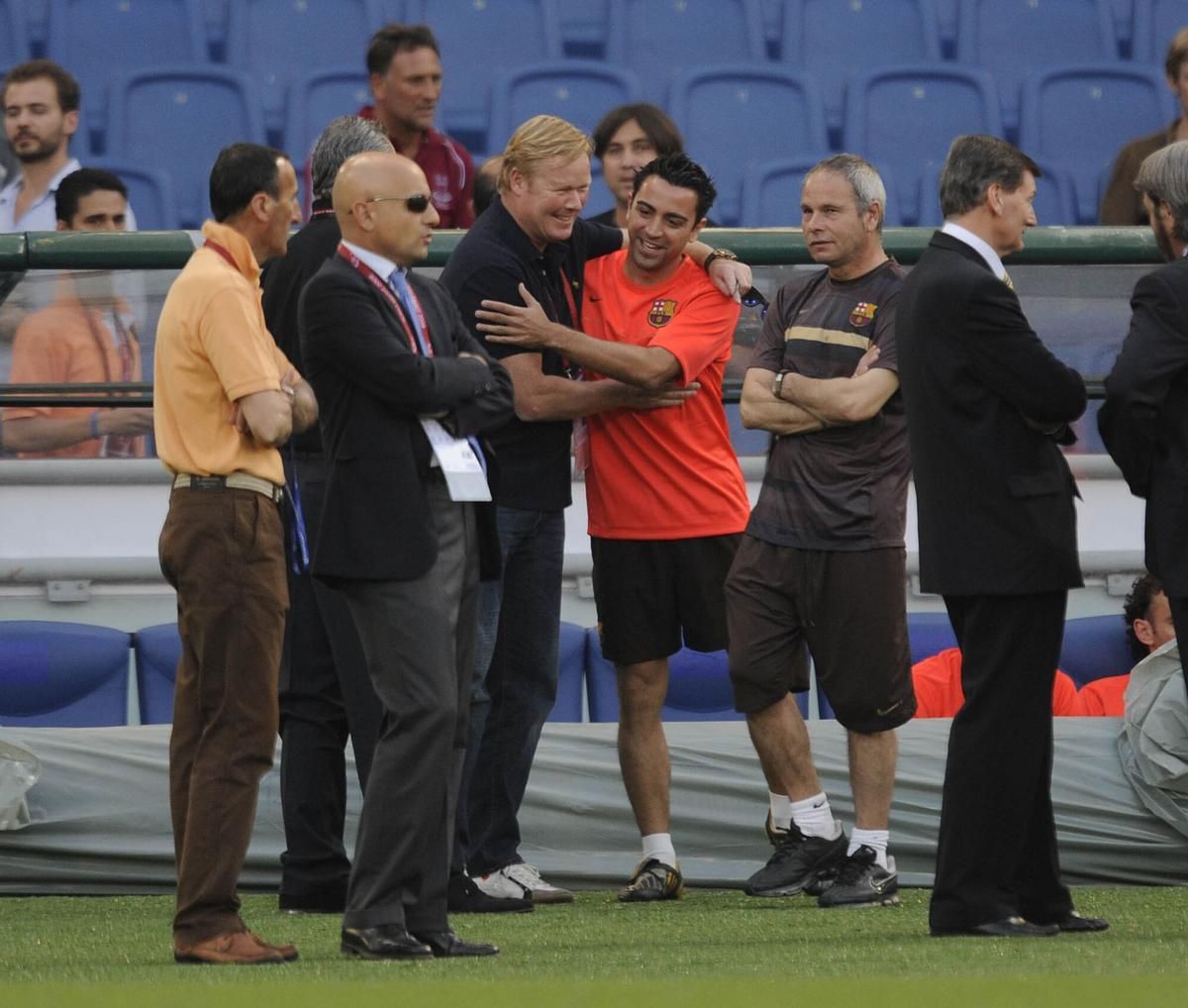 Xavi Hernández and Koeman
