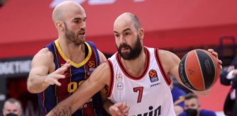 Calathes, before Spanish, in an Olympiacos-Barça last season
