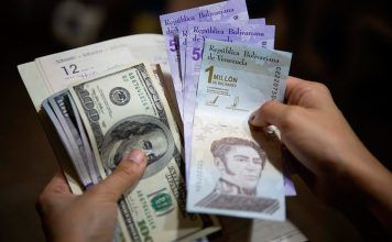 The official dollar exceeded 90 bolivars The official dollar exceeded 90 bolivars