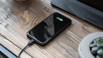 Load the cell phone battery