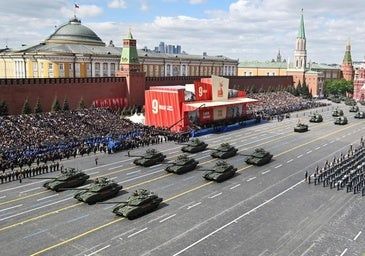 Putin takes muscle in the Victory Day parade in Moscow
