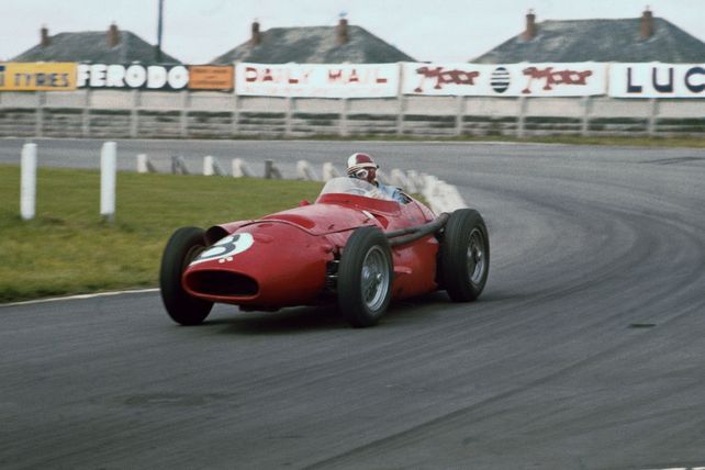Menditeguy's Maserati, whom Fangio said he was not world champion because he did not want to. Menditeguy's Maserati, whom Fangio said he was not world champion because he did not want to.