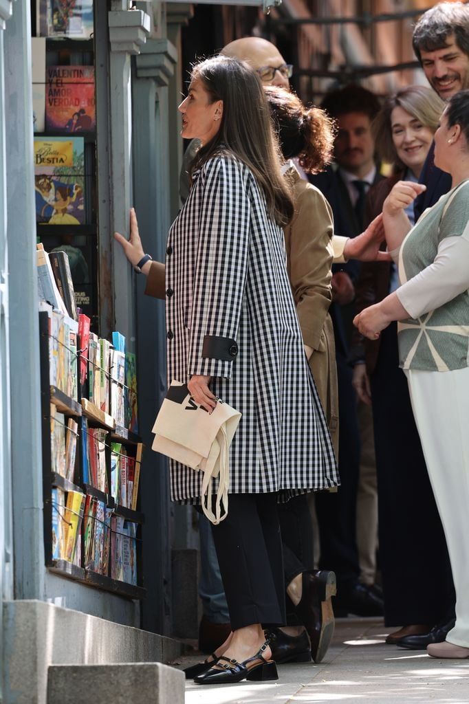 Queen Letizia visits the Permanent Book Fair of Madrid â €