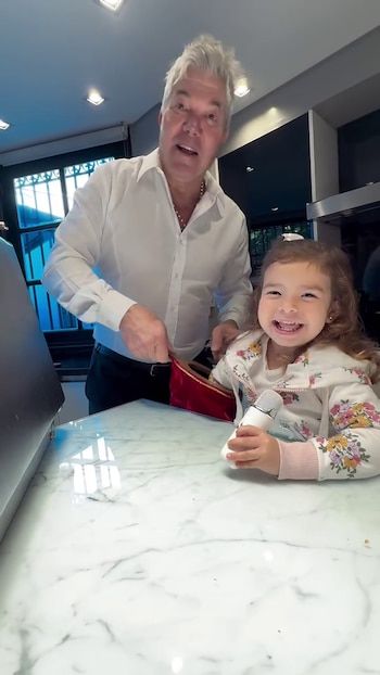 Barby Franco registered the tender