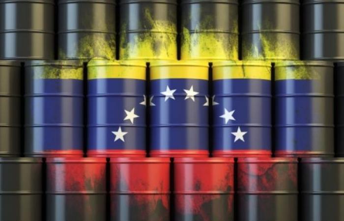 Bloomberg: Venezuela manages China to buy oil before Chevron’s exit