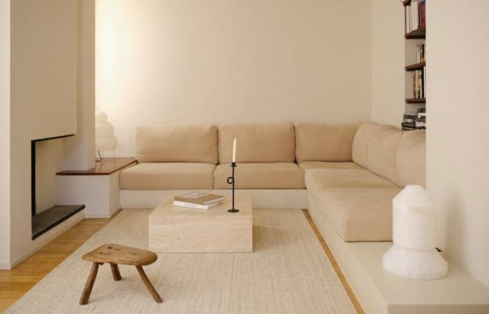 The architect Iner Serra finds his new home in a rationalist jewel in Coderch: “Having an attic with such light and so much exterior space was somewhat unthinkable in the center of Barcelona”