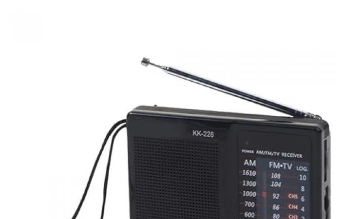 The portable radio that everyone is buying after the blackout: it only costs 7 euros and can get you out of trouble