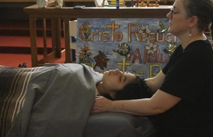 Church in Minneapolis offers well -being sessions with acupuncture to its ministry for immigrants