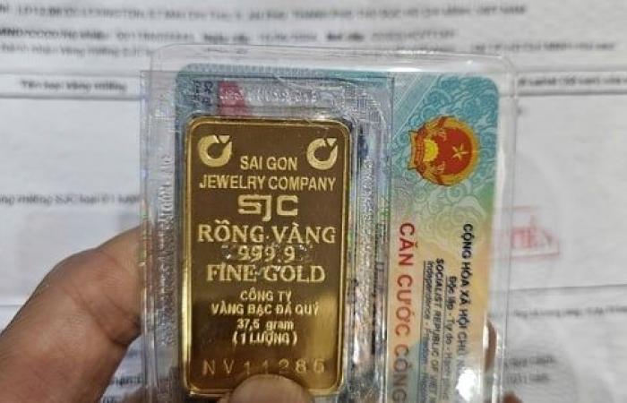 The prices of SJC’s gold bars and rings are unexpectedly against the world trend of gold price.
