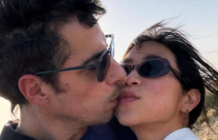 The passionate and intimate photo of Esteban Lamothe and Débora Nishimoto in an elevator published by the actor