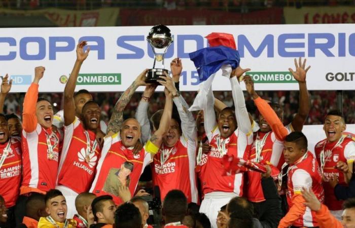 ‘Chronicle of a cardinal champion’, this is the book that reveals secrets of Santa Fe in the 2015 South American Cup