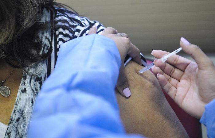 A call to adult vaccination | Initiative of the Pan American Health Organization