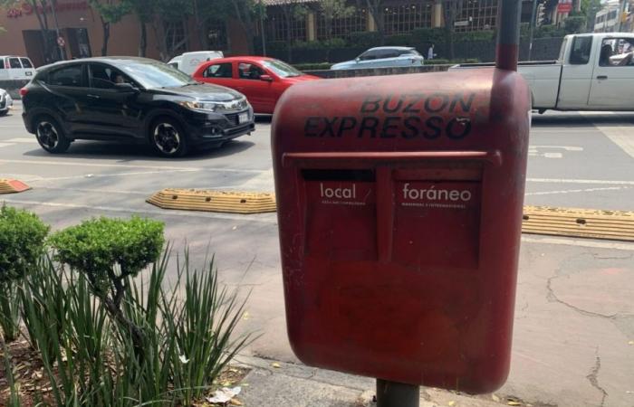 The red mailboxes of the Mexican postal service: a memory of yesterday