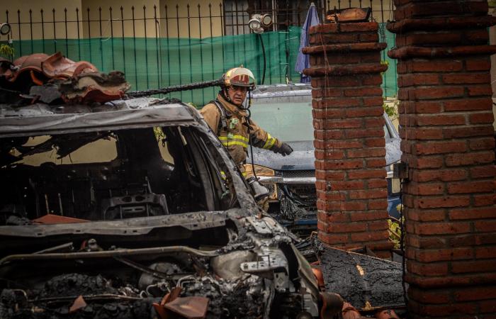 Family loses your vehicle after garage from your home on beaches of Tijuana