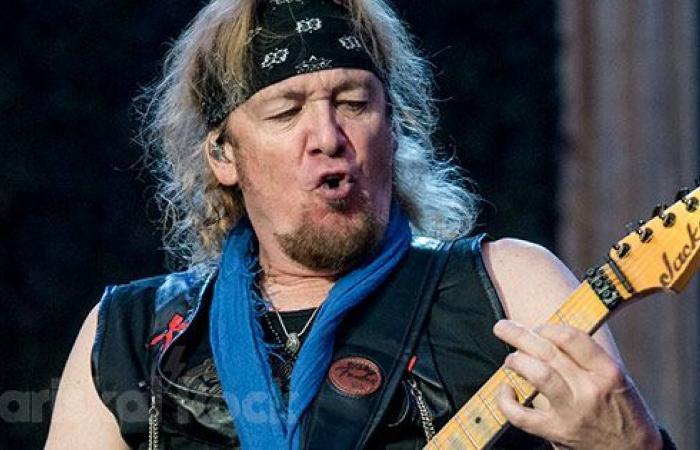 Adrian Smith (Iron Maiden) reflects how difficult it is to live from having a band: “You can use the best years of your life trying and not getting it”