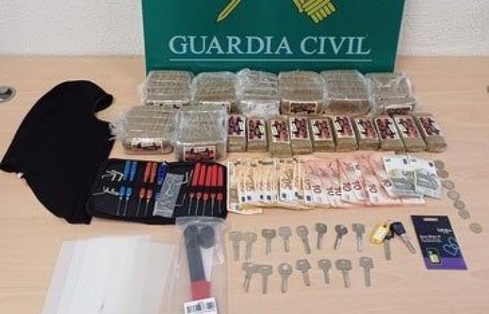 Segovia: arrested with 28 grams of cocaine after fleeing a civil guard control