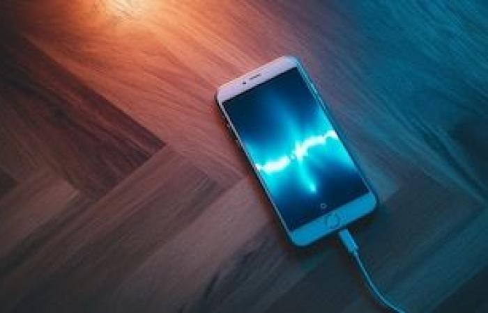 Loading the 100% cell phone is the worst decision in the world for the future of the battery