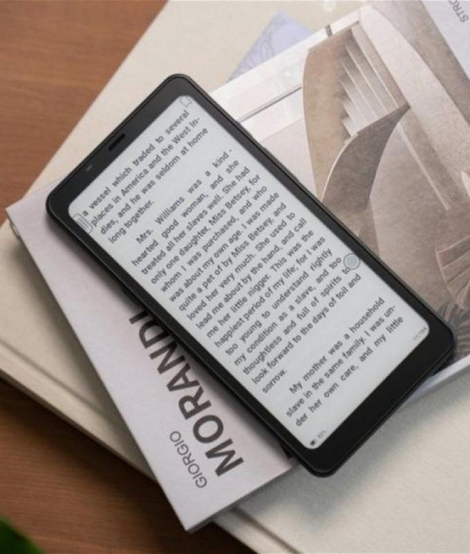 the e-book reader in the form of a smartphone and Android arrives in Spain