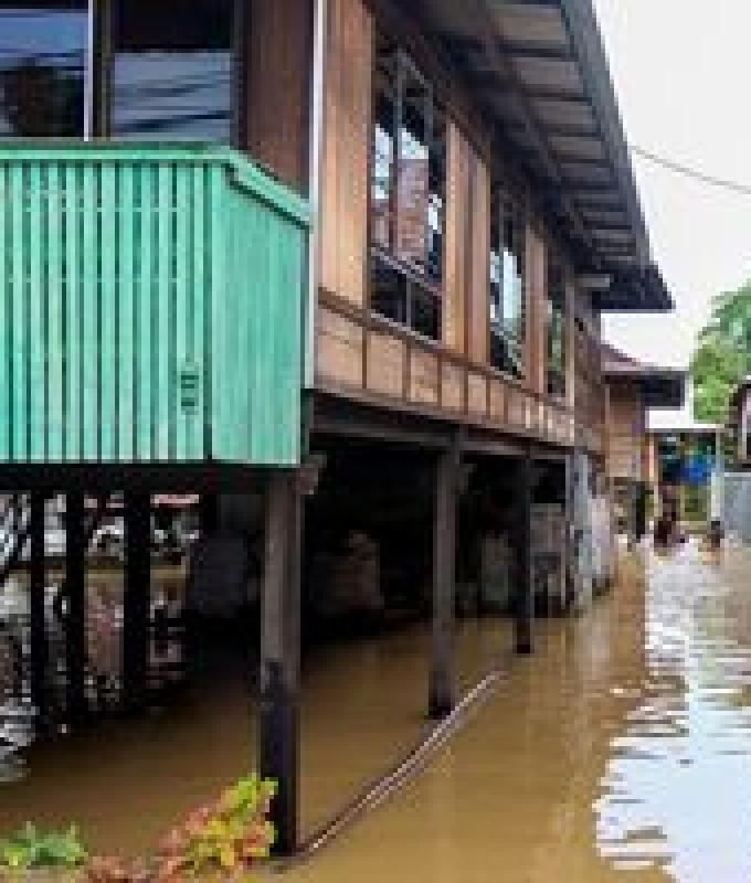Death toll in Indonesia’s flash flood rises to 34