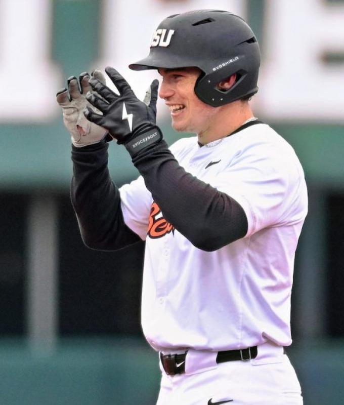 Walk-off walk carries Oregon State baseball to sloppy win over UCLA as Travis Bazzana ties Beavers’ all-time hits record