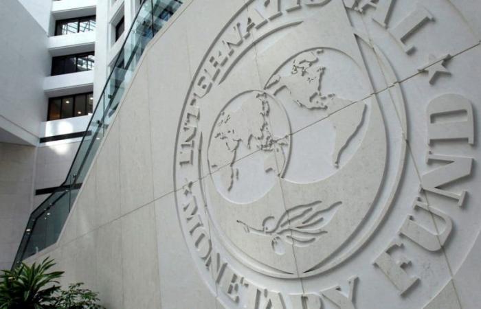 The IMF releases US$ 800 million to Argentina, after the approval of a review of the agreement