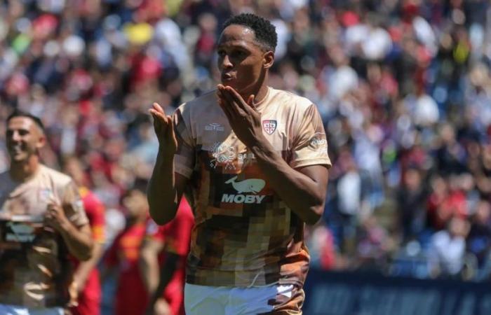 Yerry Mina would have decided his future after finishing the season with Cagliari