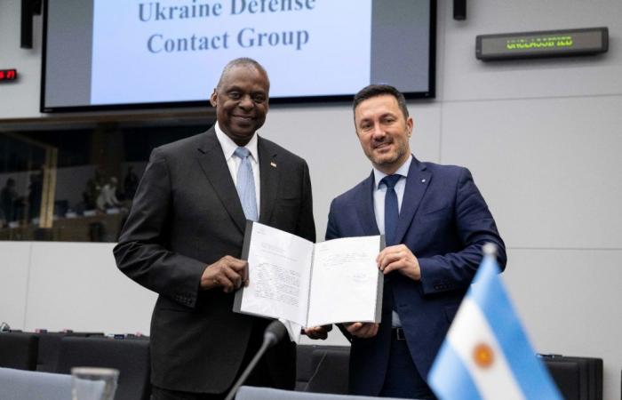 Argentina joins the Ukraine Defense Contact Group to promote international peace and stability