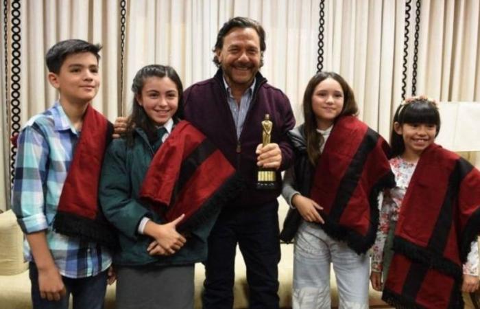 Governor Sáenz congratulated the boys from “Inigualables”, winners of the Martín Fierro Federal 2024