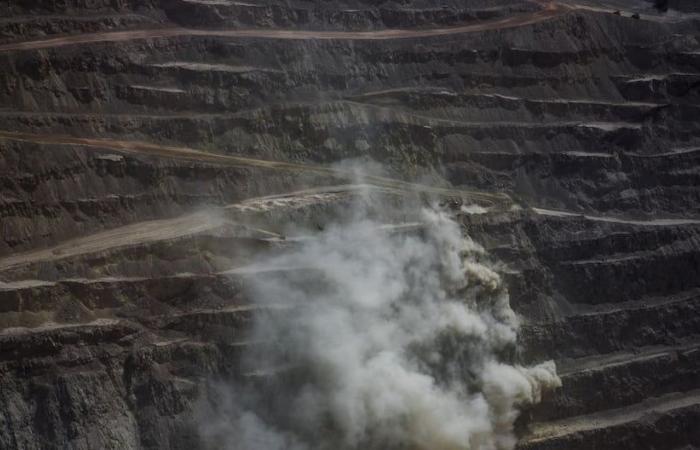 Spence mine union in Chile accepts BHP salary offer | ECONOMY